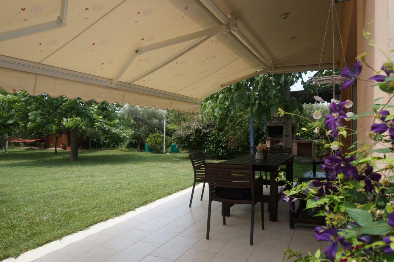 Appartamento Plane Tree House Nea Nea Makri Esterno foto