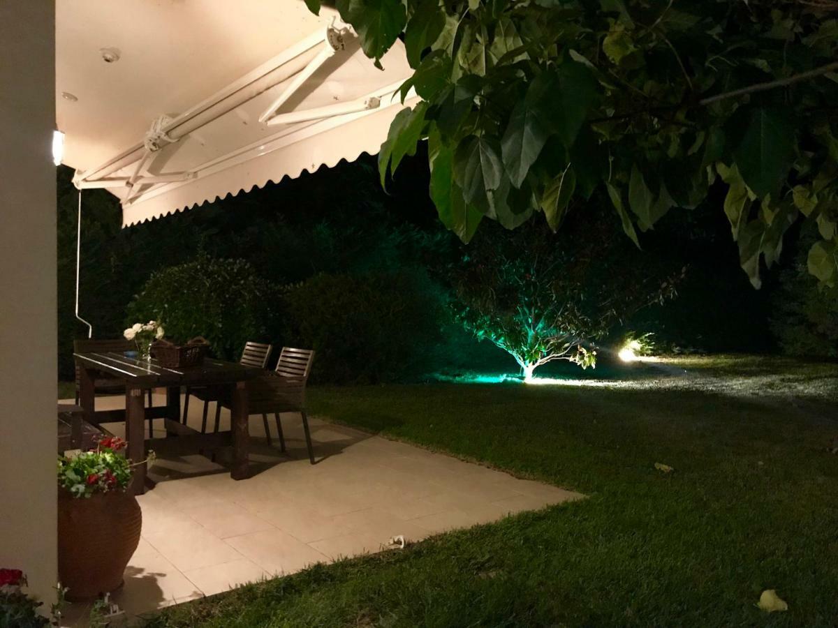 Appartamento Plane Tree House Nea Nea Makri Esterno foto